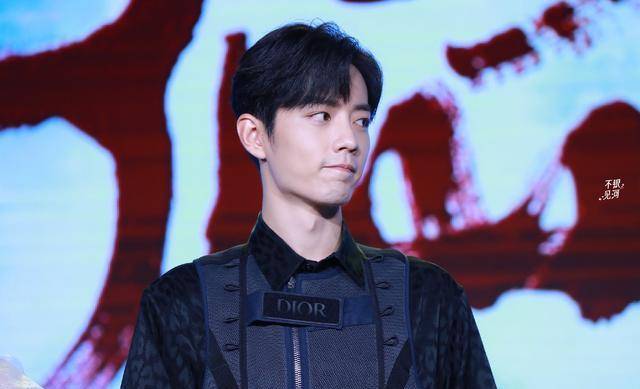 王牌路透:肖战黄景瑜片场聊嗨,战战大白牙意外抢镜_故事_电视剧_生活