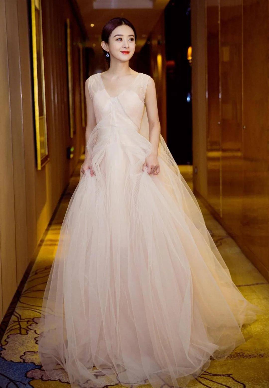 遇到了不知多少风风雨雨,不管赵丽颖,遇到什么困难,粉丝萤火虫们都