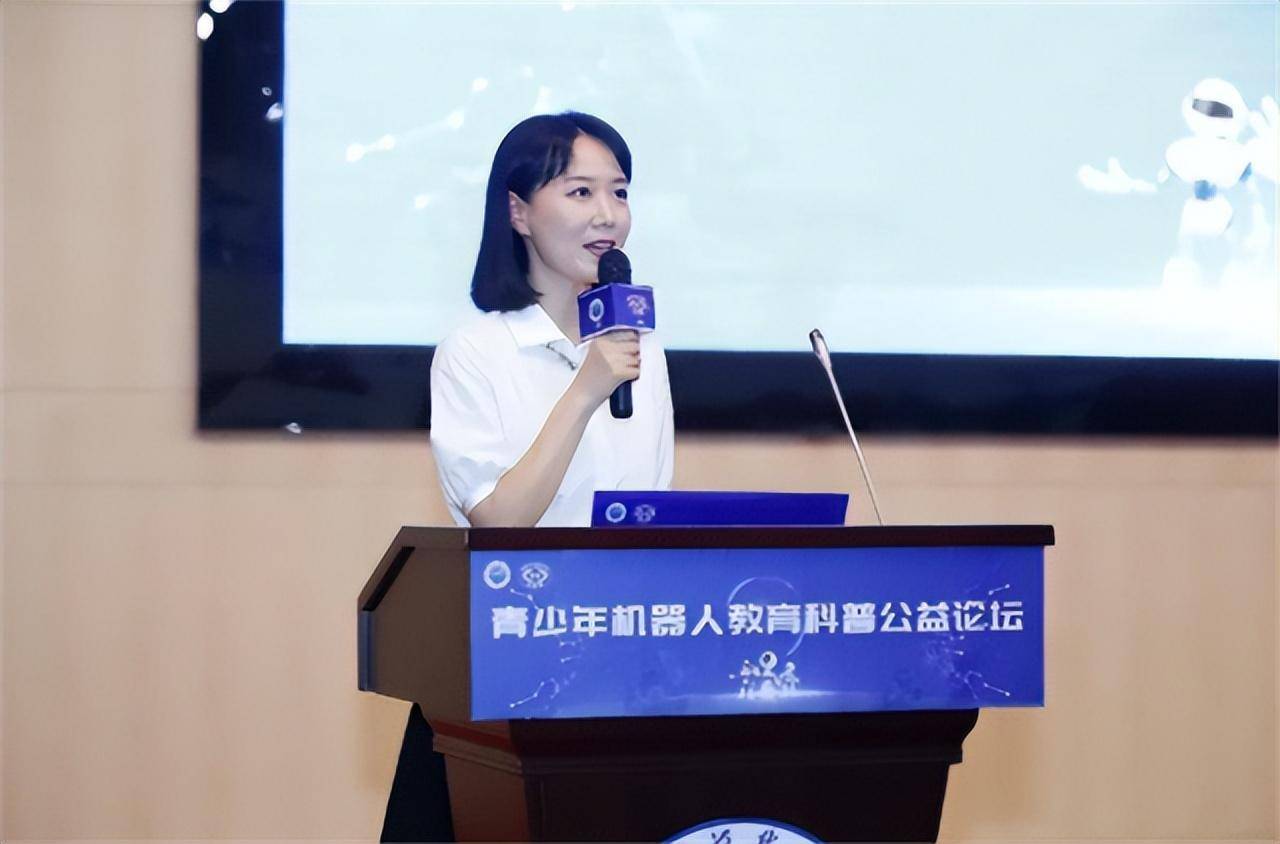 安徽卫视女子吴薇近况,她长相十分漂亮,早已结婚,老公是谁成谜_节目