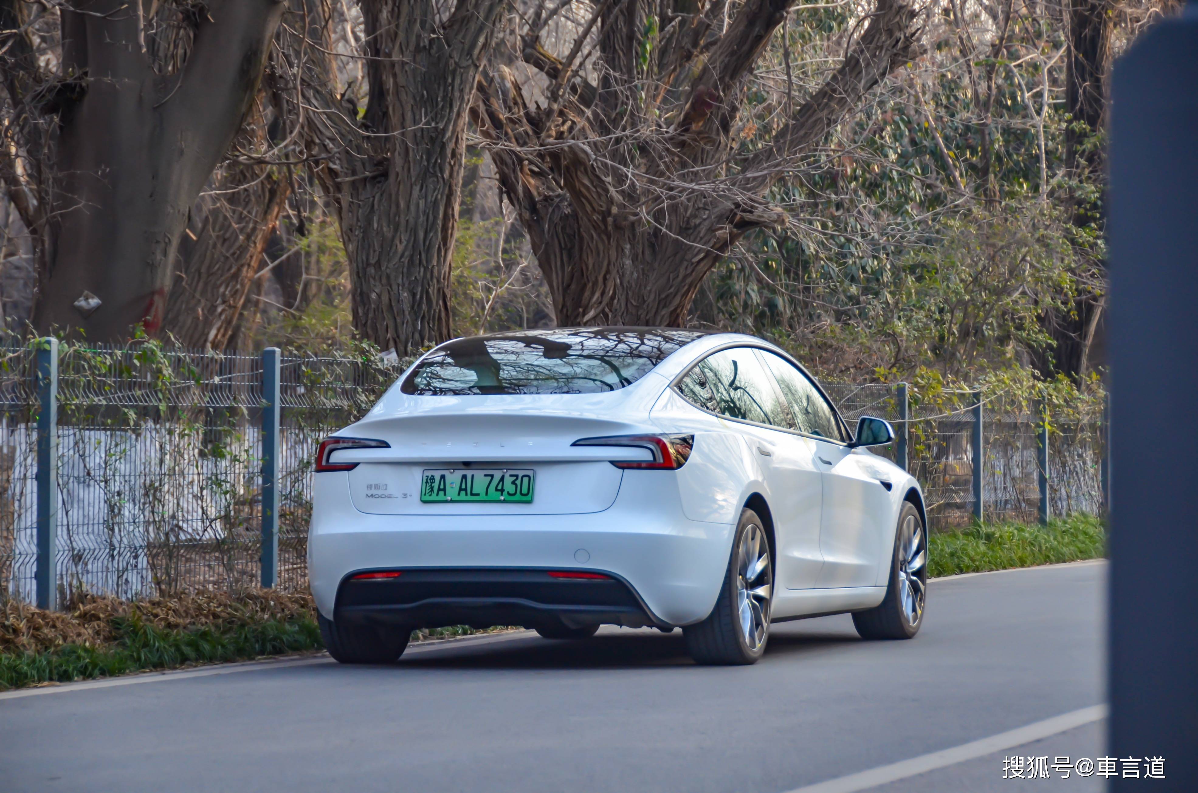 特斯拉model3实拍图片