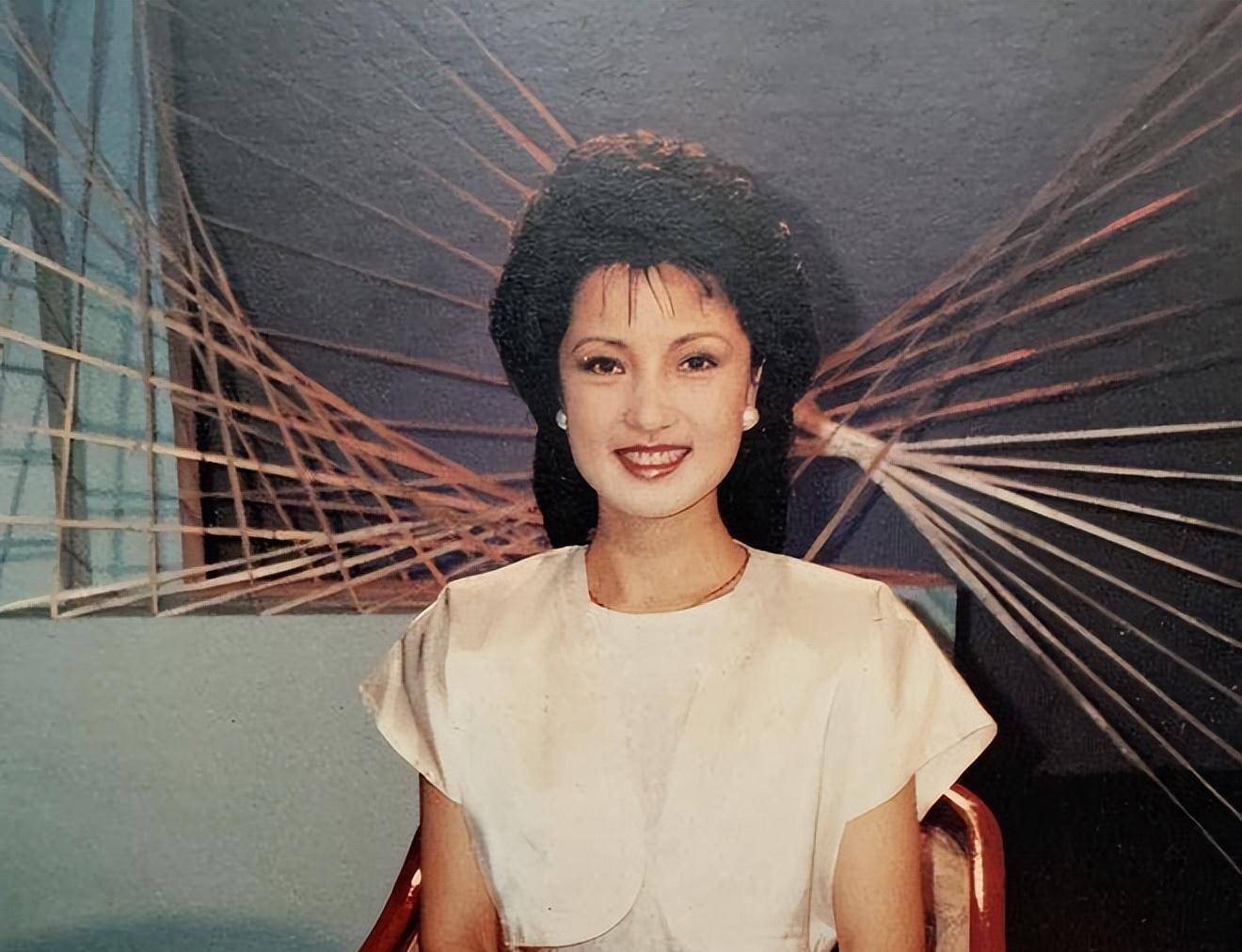 侯玉婷曾是霍震霆的绯闻情人,颜值高身材好,下嫁富商成模范婆婆_广东