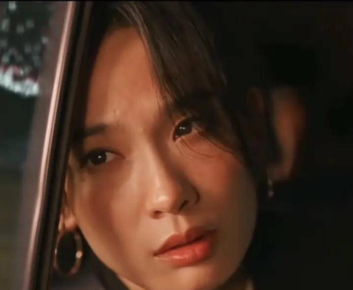 《流浪地球》走红,《鸣龙少年》演洒脱通透女老师,被称为小舒淇_谭