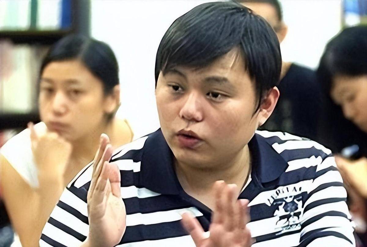 公务员作家"当年明月":22岁写书3年挣4100万,如今现状如何?