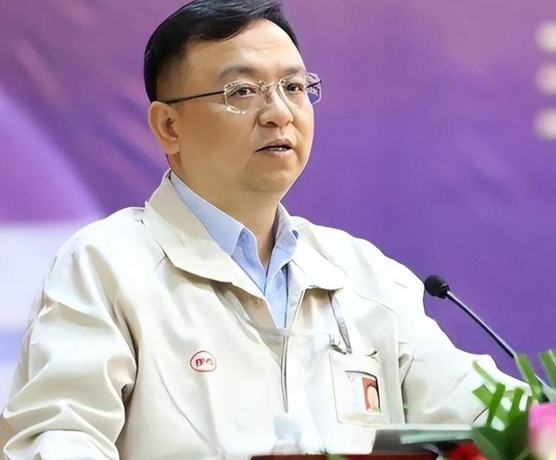 王传福:13岁丧父15岁丧母,嫂子卖嫁妆供学,靠山寨给兄嫂买别墅_王传方