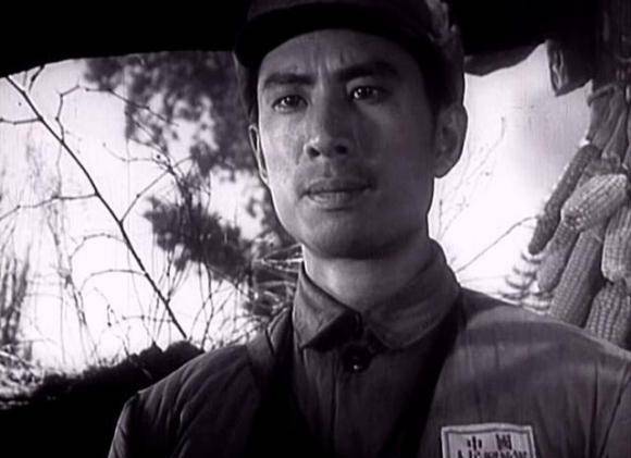 电影大明星冯喆演的军人形象:英俊,帅气,潇洒倜傥_先生_铁道游击队