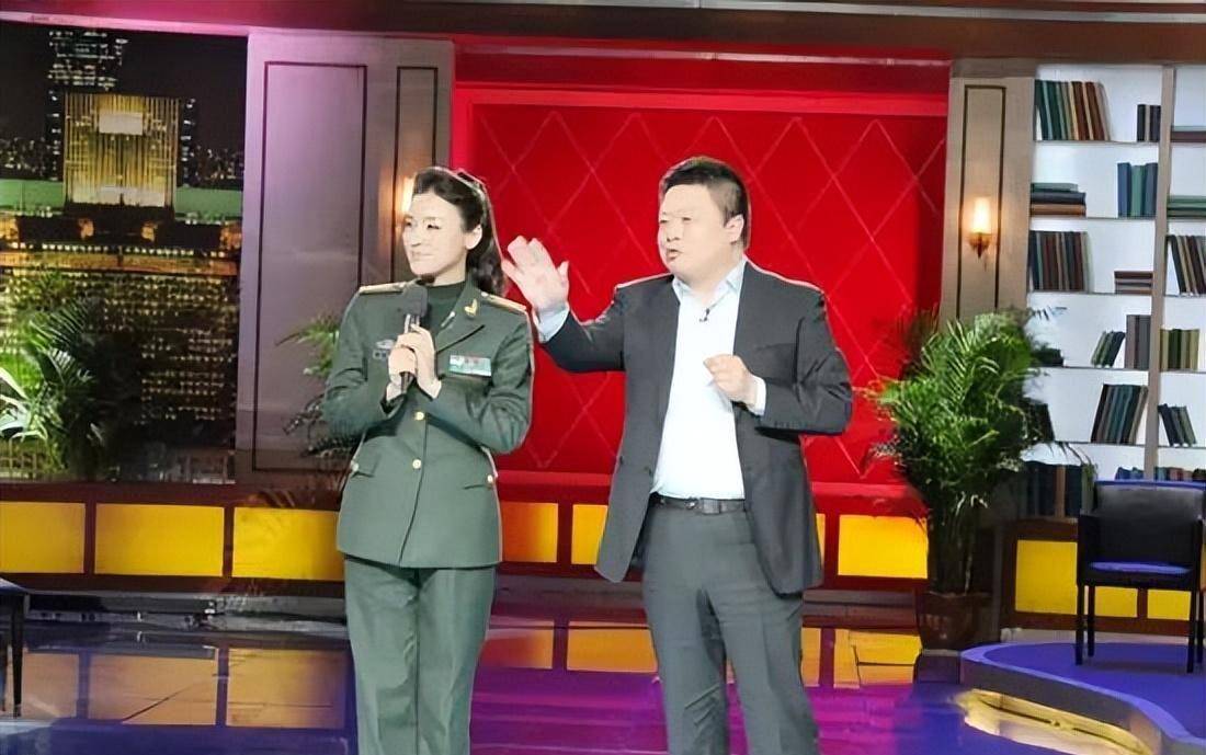 马东:36岁娶平凡妻子,40岁才当爸爸,结婚18年生活过得有滋有味_彭小盛