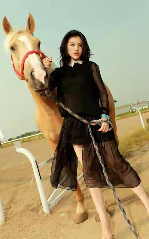 刘翔与葛天:因5块红烧肉离婚,一个再婚,一个洗去标签仍单身_吴莎_生活