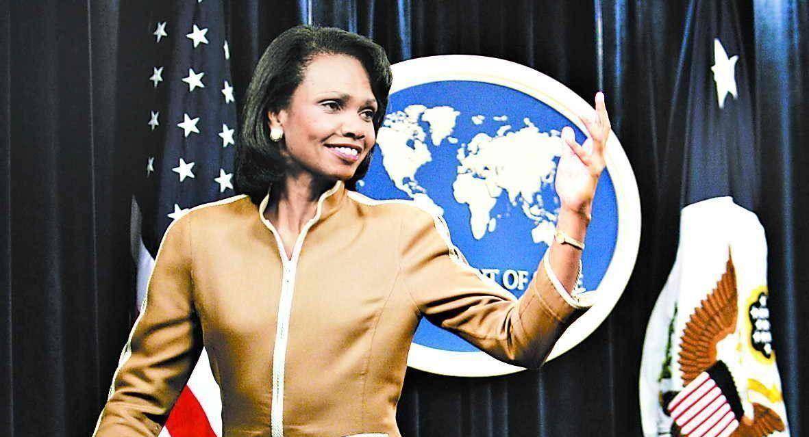 2013年小布什在被推进手术室前,向妻子痛哭忏悔:和赖斯有过暧昧_劳拉