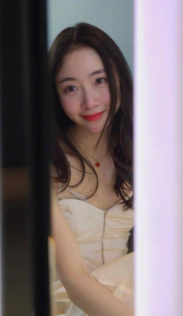 陈露晒霍尊聊天记录,曝光对方嘲讽综艺节目,私生活混乱_女人_哥哥