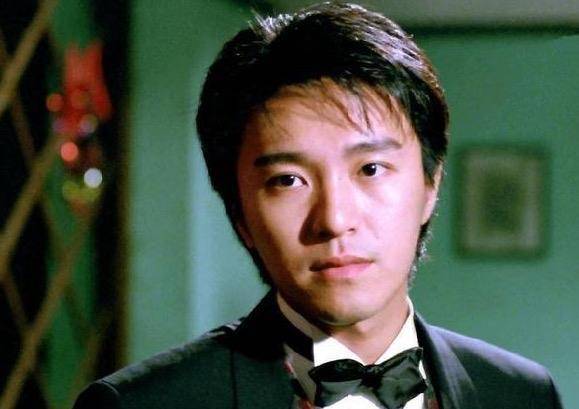 港媒爆出周星驰疑似追求17岁少女,星爷回应来了_朱茵_时间_感情