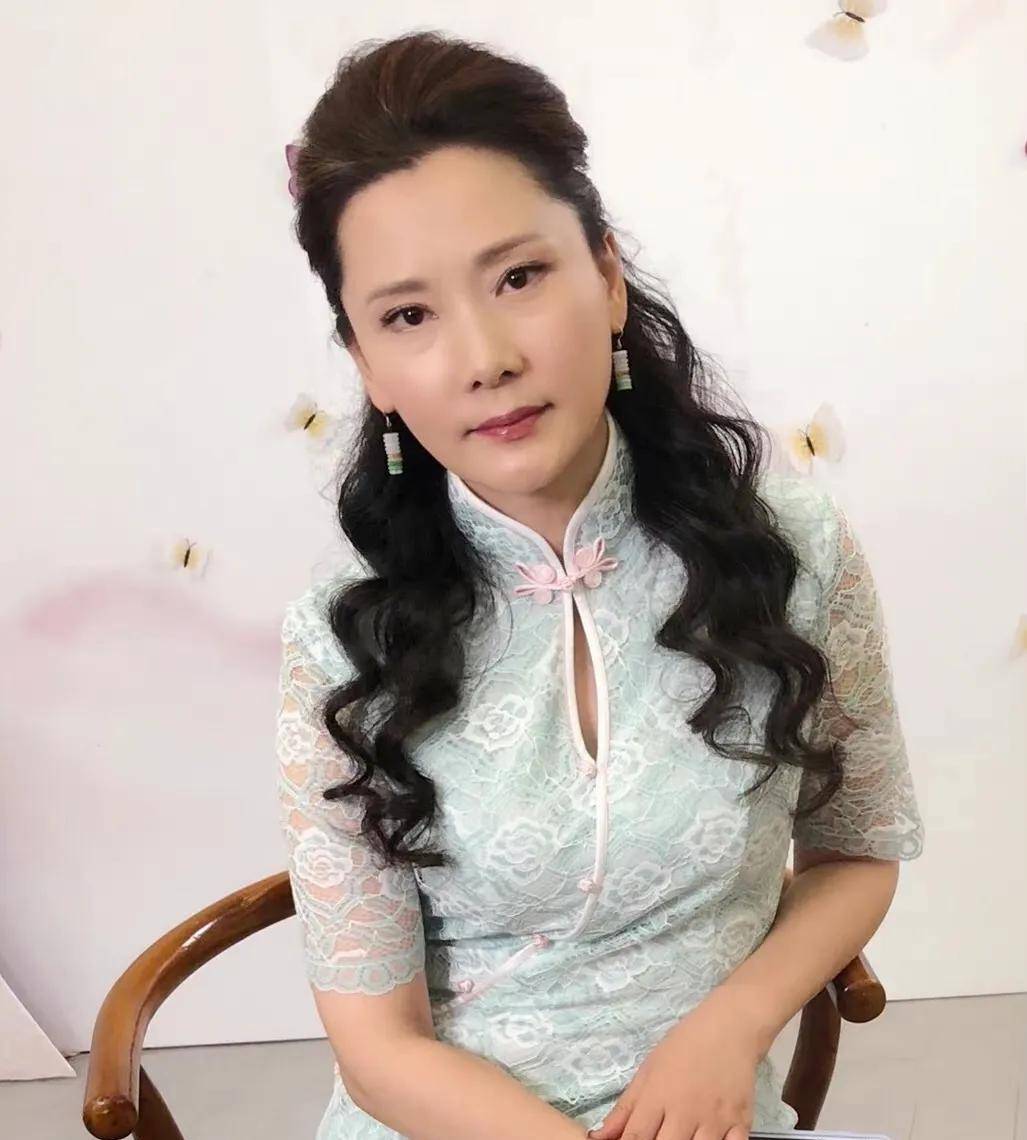 演员何赛飞:对老师的儿子一见钟情,结婚34年无绯闻_杨楠_朋友_爸爸