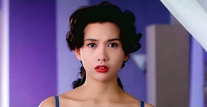 登报道歉,捧她走红,为她"手撕"赖美云,王晶有多宠爱邱淑贞?