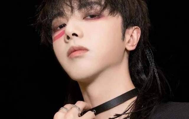 张碧晨未婚产女,公开事实前曾当众落泪,一番言论意味深长_华晨宇_郑爽