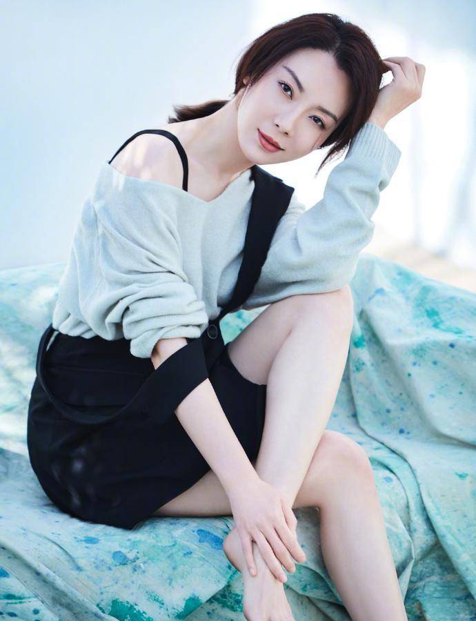 陈数身穿v领晚礼服,展现美好曲线,完美容颜让人深陷其中,太绝_女人