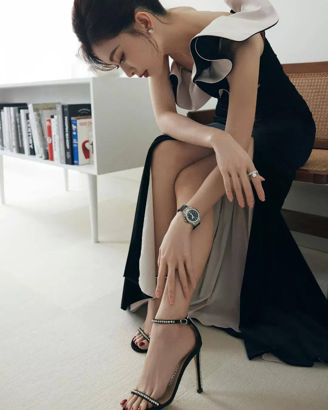 超美超性感 #冷白皮美女文咏珊,姐姐真的太可了!_时尚_魅力_社会