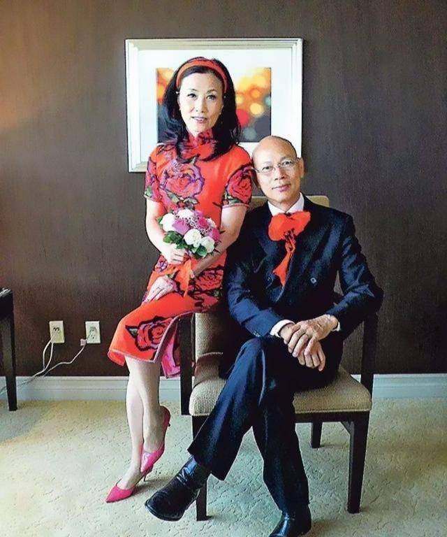 「罗家英的旷世畸恋」19次求婚失败,重病床前等来"我们结婚吧"_汪明荃