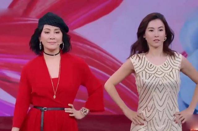 两人同台pk时,刘嘉玲便拿张柏芝的陈年旧事说事,并且直接把王菲和