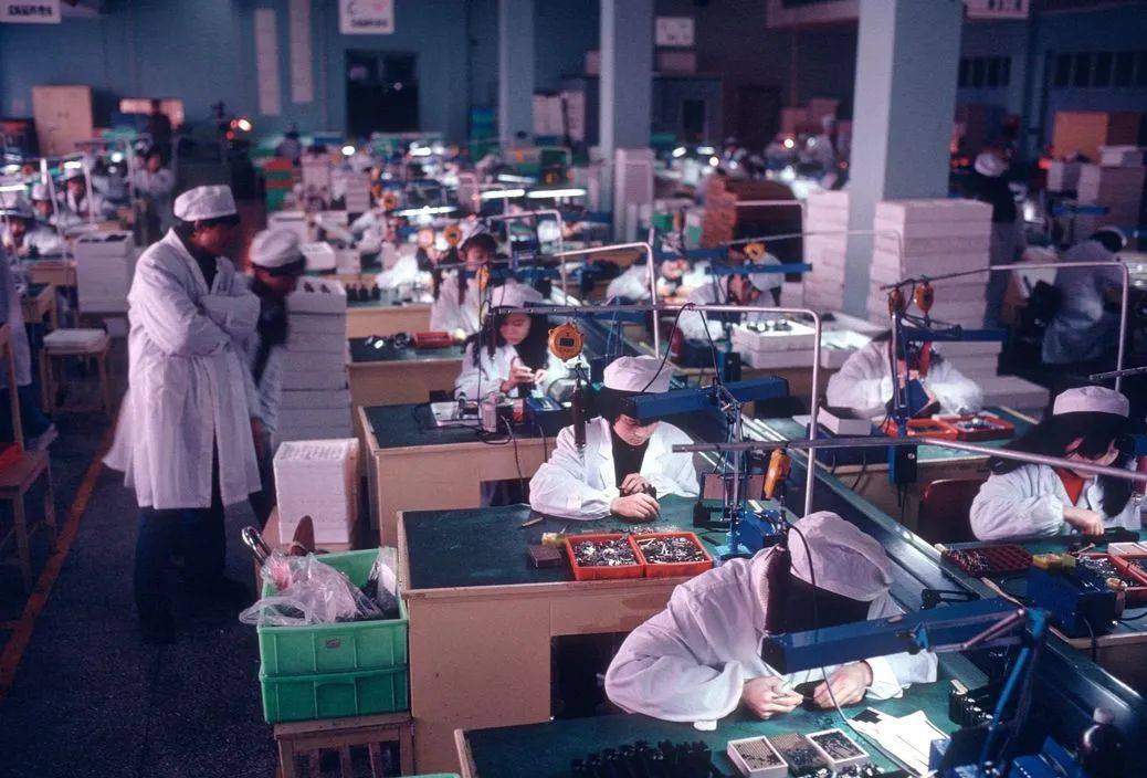 《繁花》里激情,捞金的90年代,原来仅仅过去了30年_上海_斯图尔特