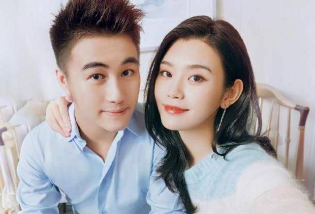 奚梦瑶怀二胎仍继续忙工作,穿紧身裙脚踏高跟鞋气场超足_何猷君_豪门