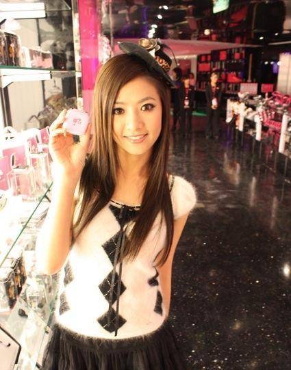 沈丽君:嫁入豪门后因爱殉情,抛下5岁儿子与8岁女儿_吴凯鑫_老公_马