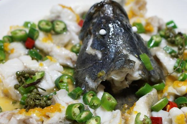 人均80就能吃到一桌新鲜美味海鲜大餐,本地人都爱来的舒味大排档_闽南