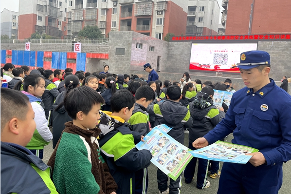 岳池县东湖学校开展防灭火安全演练活动_师生_火灾_能力