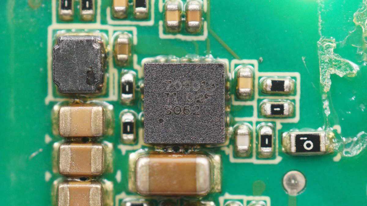 首屈一指的设计做工,让人赏心悦目,华为3000w氮化镓电源拆解