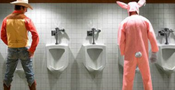 为何大多数男人在小便后都习惯性的抖一抖?答案你很难想得到