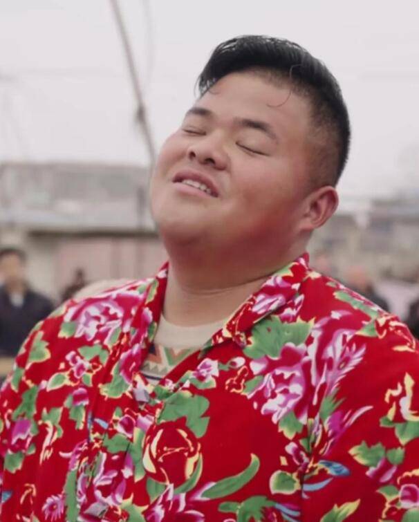 "捣鱼刺"之神网红小胖,也去做直播带货了,收入比做厨师高多了_产品