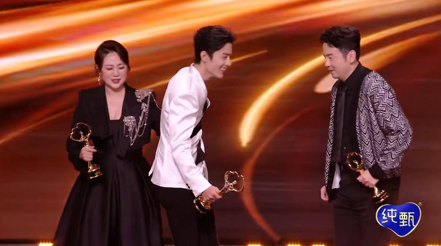 肖战马丽互让c位,于适念错字被嘲,杨幂哽咽_时候_贾玲_雷佳音