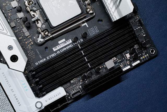 rog strixz790a gaming wifi s体验_供电_主板_接口