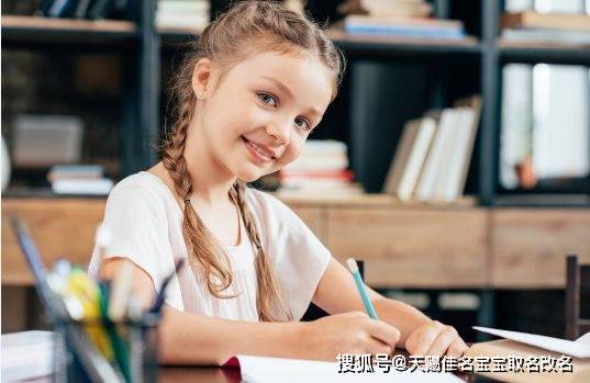 甜美快樂,優雅大方的女孩名字_寓意_氣質_宜兮