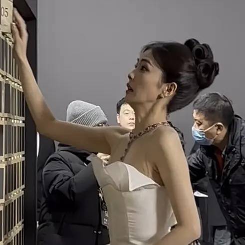 金晨的鼻子,虞书欣脸肿,杨紫,陈都灵比丑,微博之夜