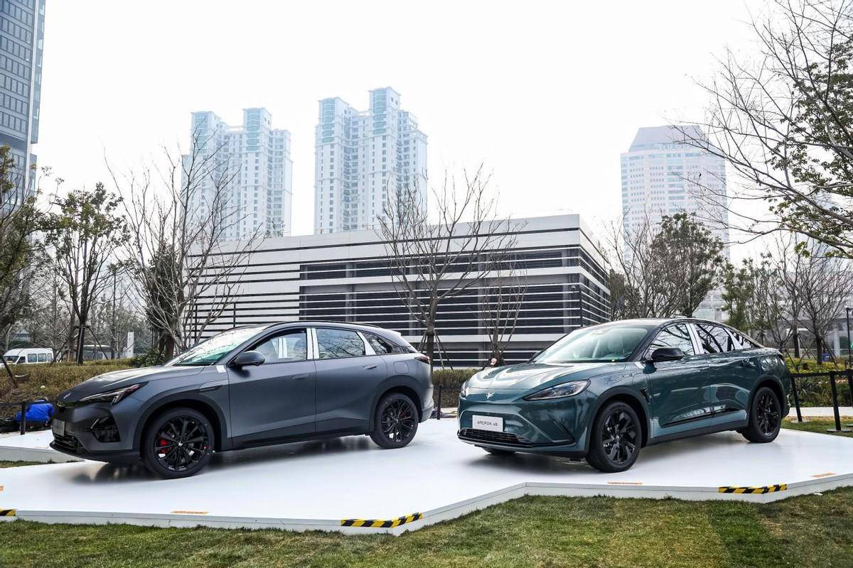 北汽极狐巨大艺术装置落成,它是如何做到极致的?_汽车_北极狐_狐狸