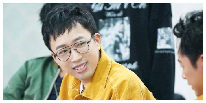 年于正大战唐人老总蔡艺侬的经历,更是让他深刻熟悉了炒作之道.