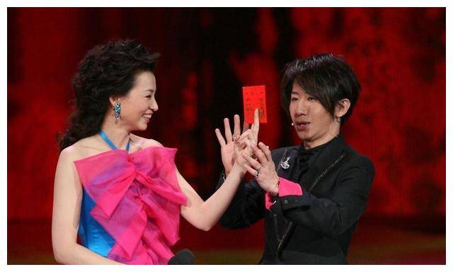 时隔五年,刘谦现身春晚彩排,没有董卿当托,能否再现当年辉煌_表演