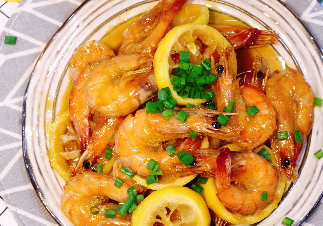 酸酸甜甜,清新诱人的柠檬虾,简单烹饪出惊喜味道