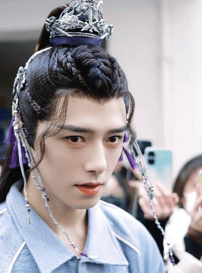 《水龙吟》开创男演员艳丽妆容先河,方逸伦这部剧才是真的花孔雀_罗云