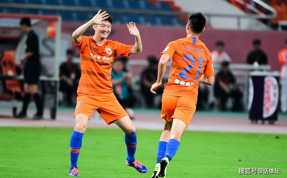 但是过于年轻经验不足;费南多年龄偏大,早已不复当年之勇;刘洋有边路