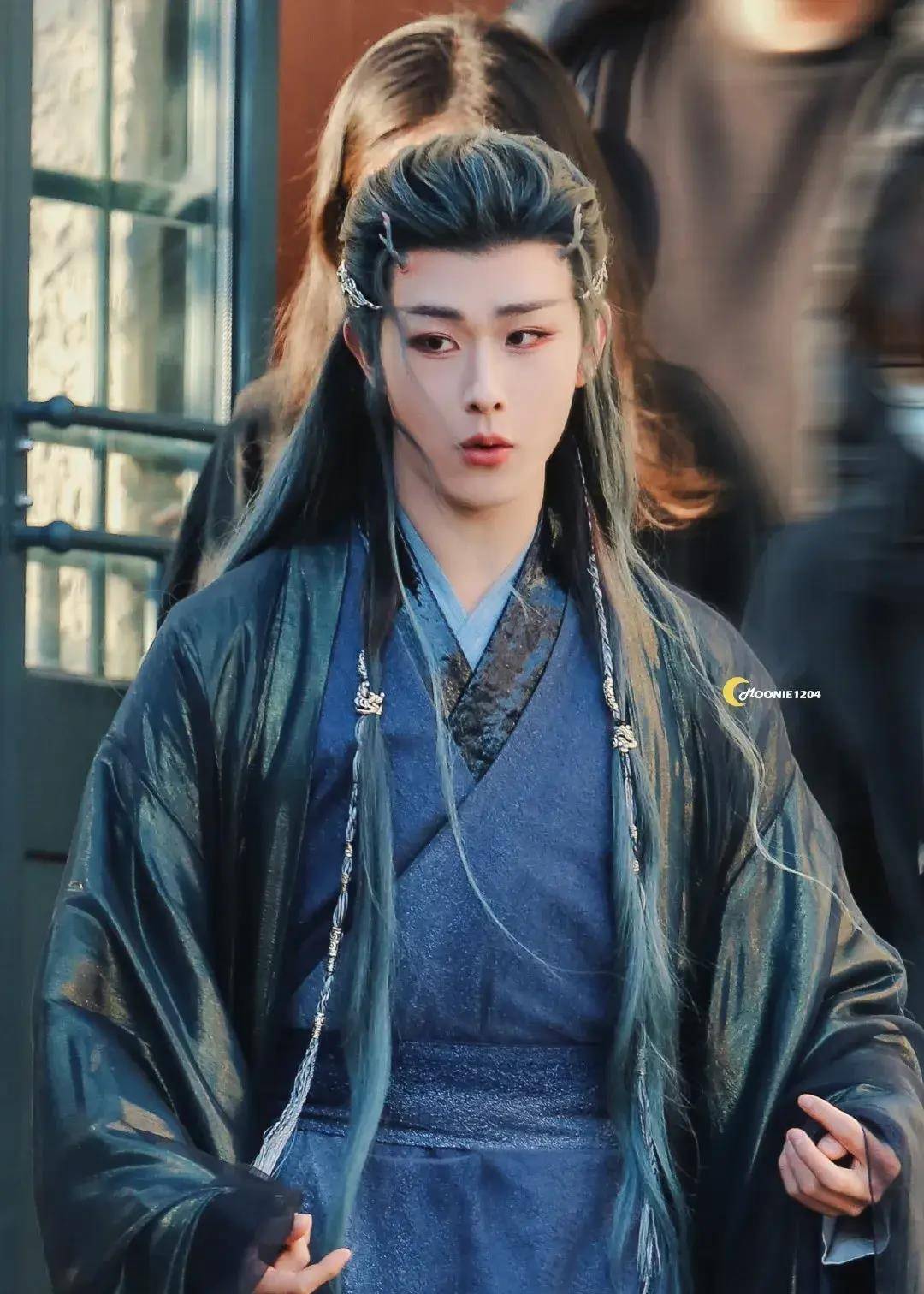 17娱乐瓜:热巴龚俊肖战李现唐嫣罗云熙朱一龙李沁谭松韵田嘉瑞_时尚