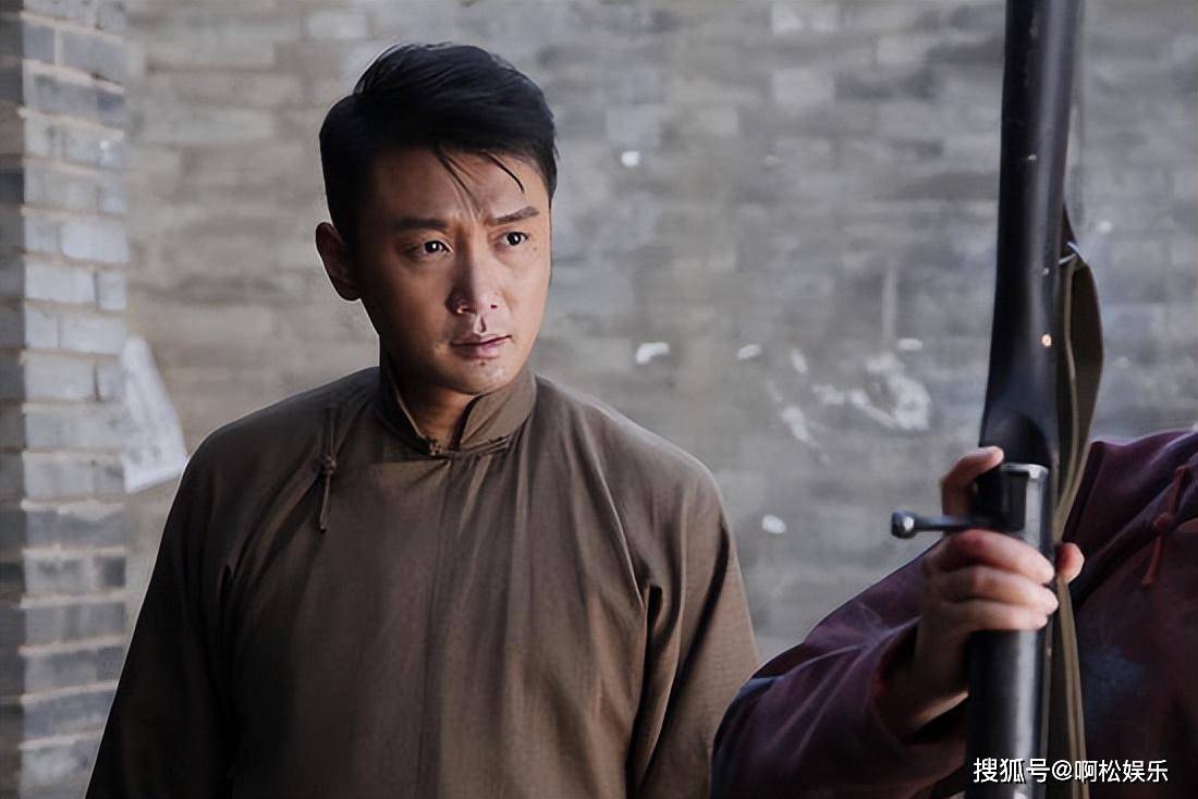 辞职央视转行当演员,搭档孙俪演戏爆红,33岁不沾绯闻闷声拿影帝_巩峥