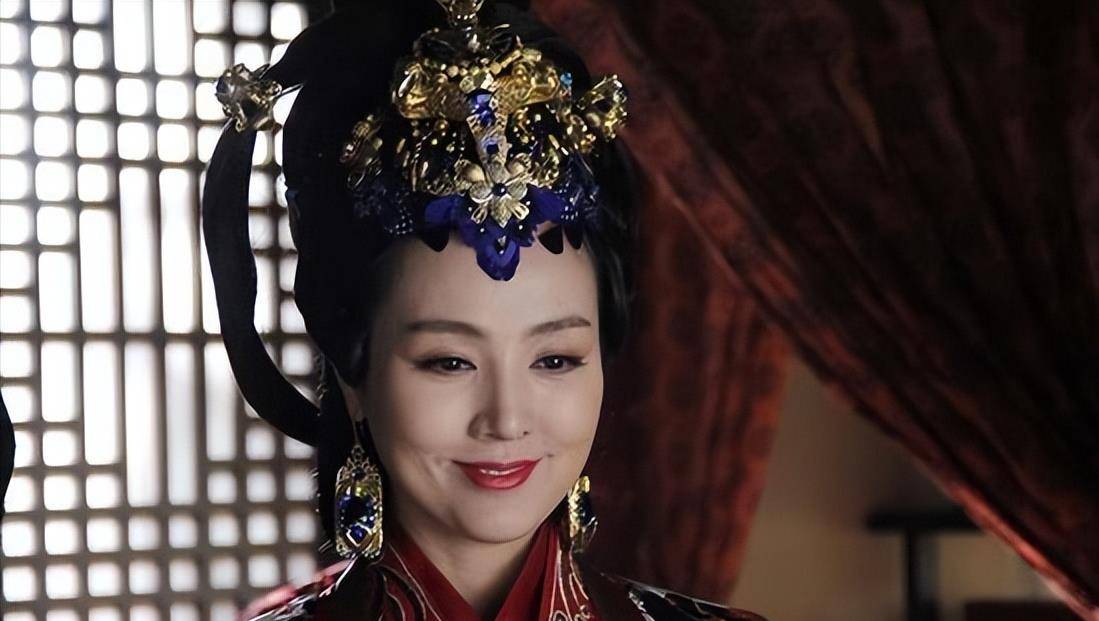 《芈月传》中,她是高贵端庄的"楚威后"……《三国之见龙卸甲》中,她是