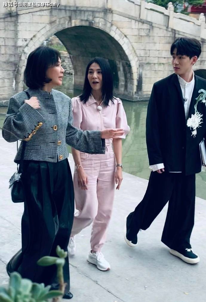 刘嘉玲杨采妮曾经共同出演过电影《自梳》,二人塑造的百合情谊真的绝