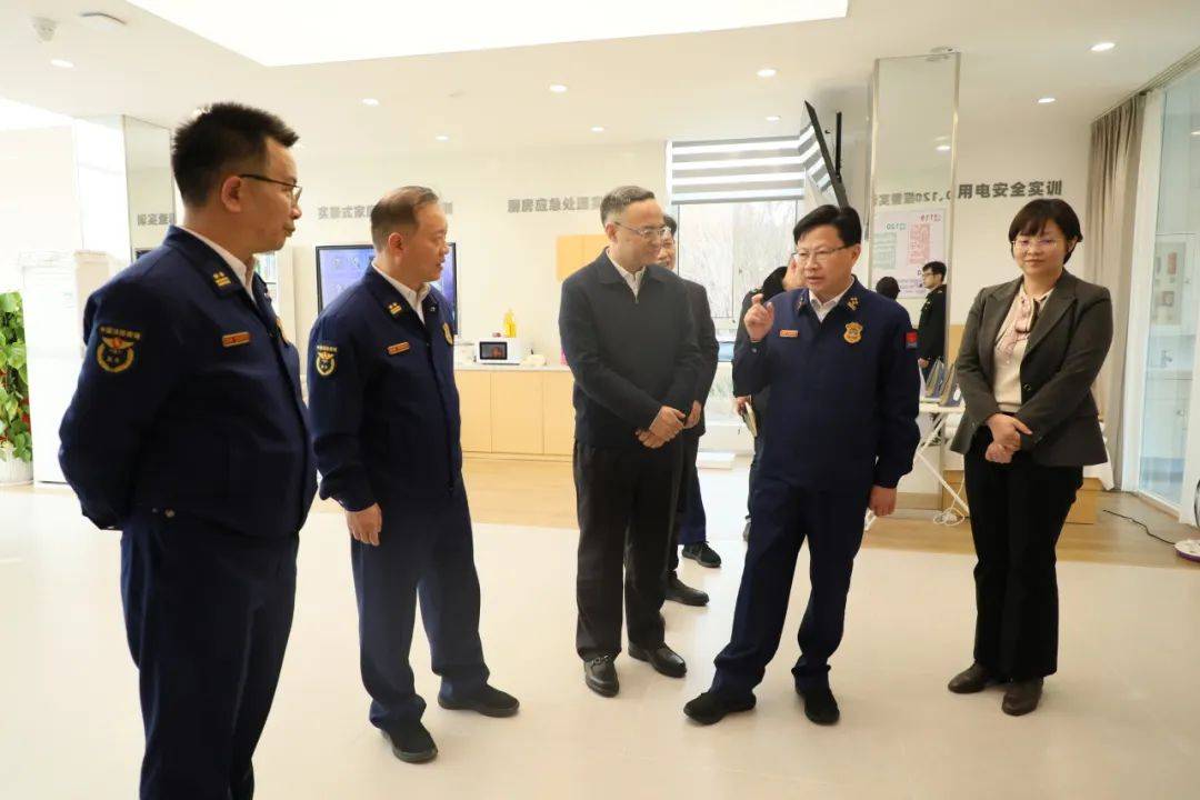 梁云红已任上海消防救援总队总队长_闵行_公安消防总队_调研