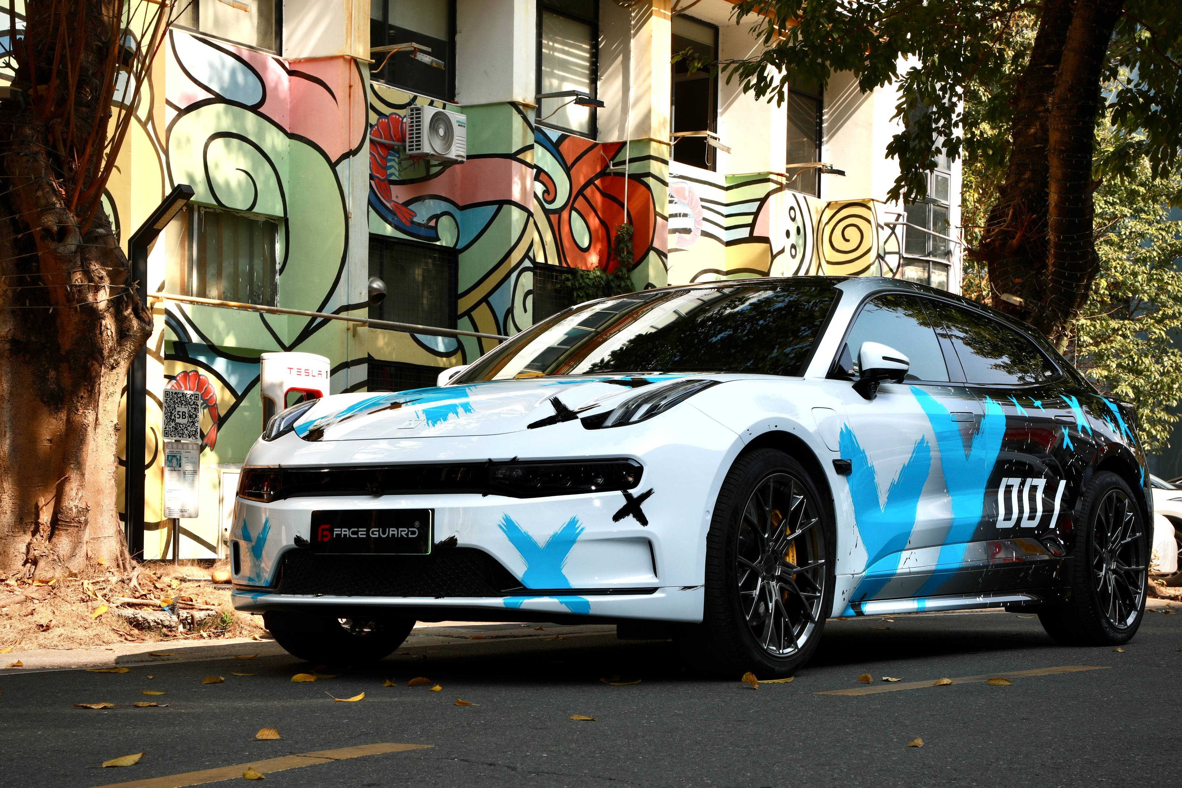 极氪001渐变涂鸦彩绘,这波改色真顶!_搜狐汽车_搜狐网