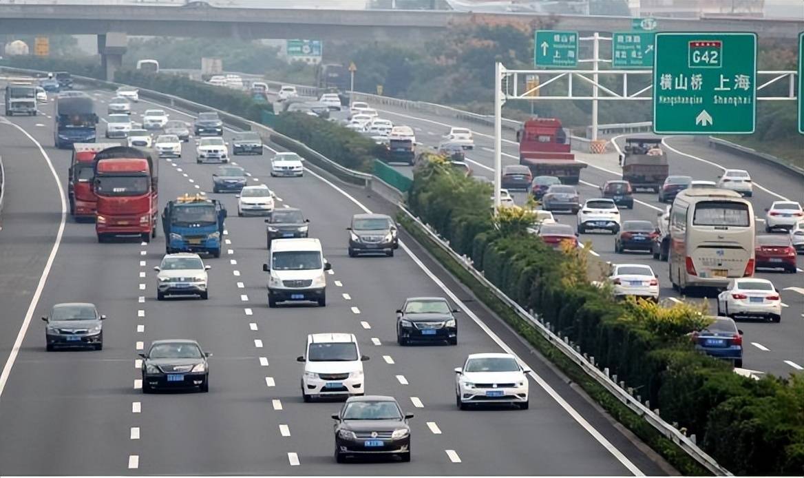 杭新景高速堵车图片