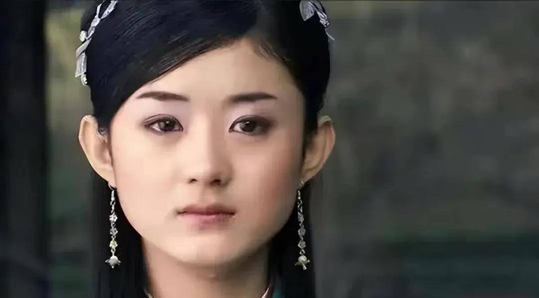 赵丽颖嘴歪,脸僵笑容不自然,出镜有硅胶充气感,被疑医美后遗症