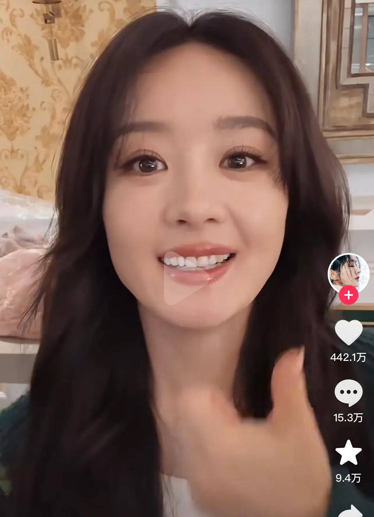 赵丽颖嘴歪,脸僵笑容不自然,出镜有硅胶充气感,被疑医美后遗症_小赵