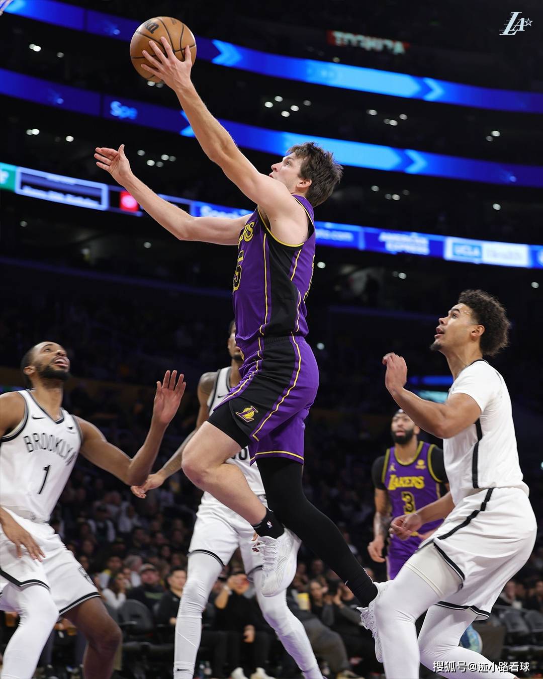 湖人18分惨败篮网揪出1大毒瘤,换不掉哈姆就换掉它吧_比赛_球衣_本