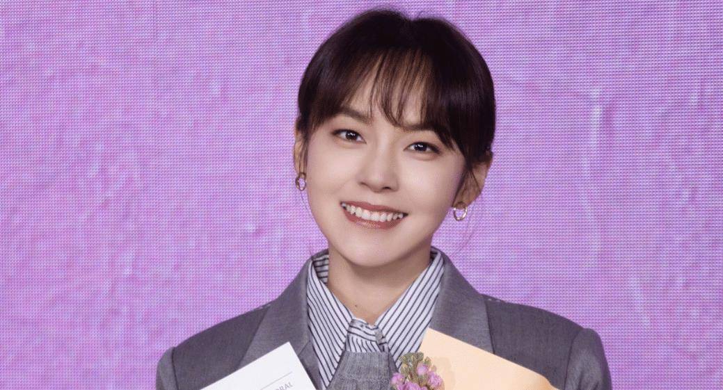 34岁张佳宁与小6岁男友恋情曝光,已同居小半年,男方被疑吃软饭_屈楚萧